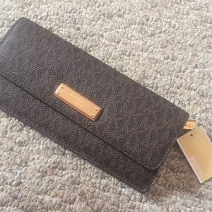 Micheal kors wallet